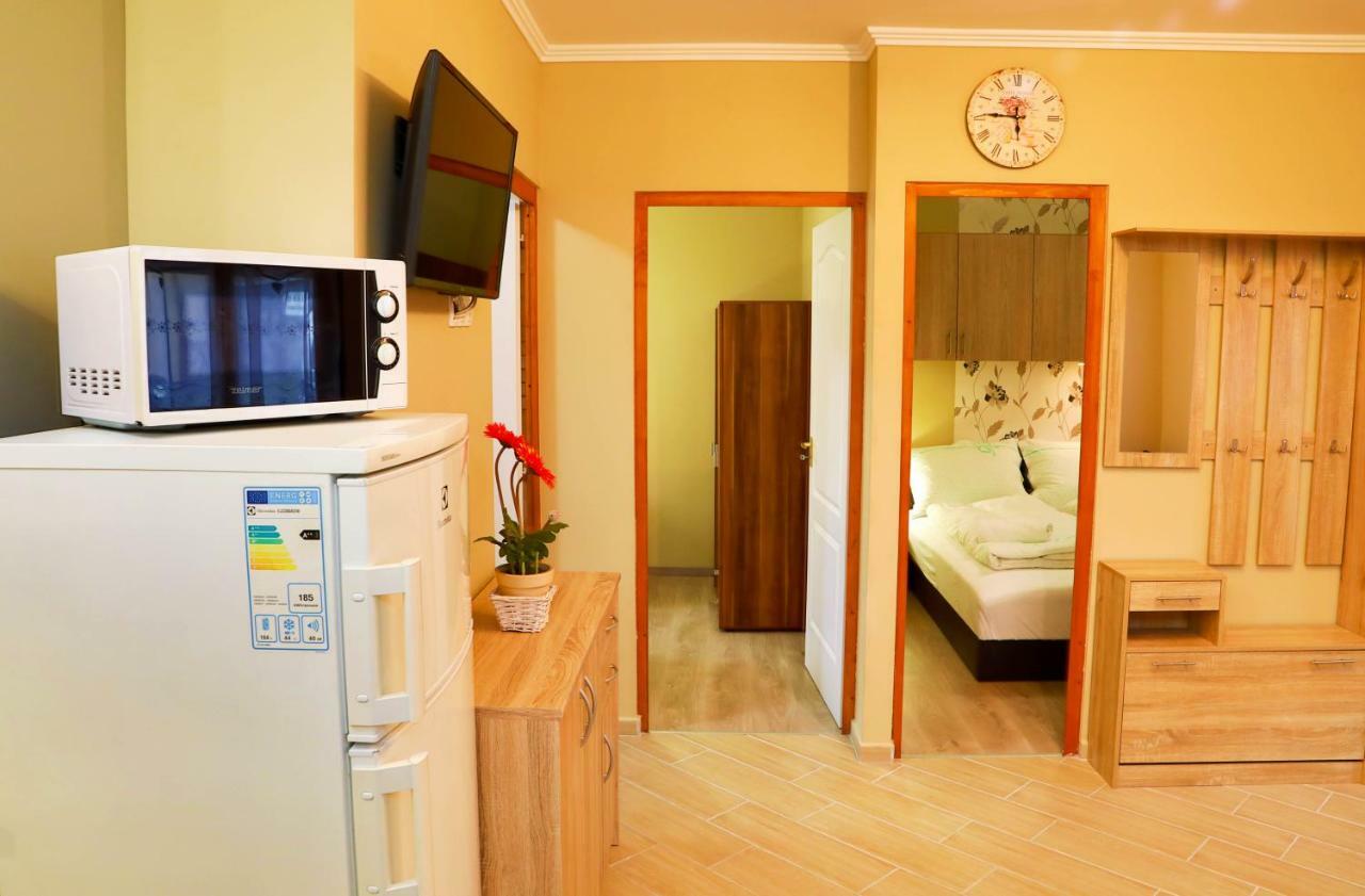 Jazmin Apartman Buzsák Buitenkant foto