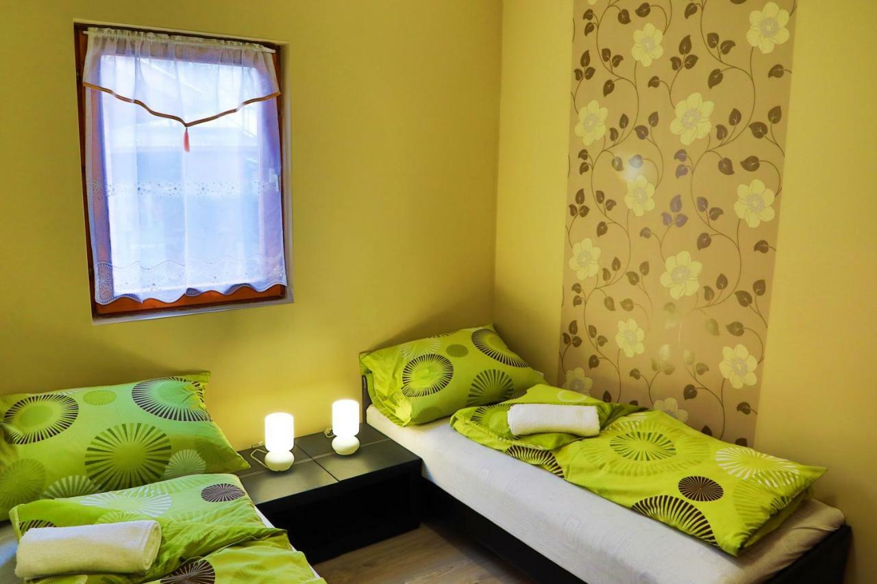 Jazmin Apartman Buzsák Buitenkant foto
