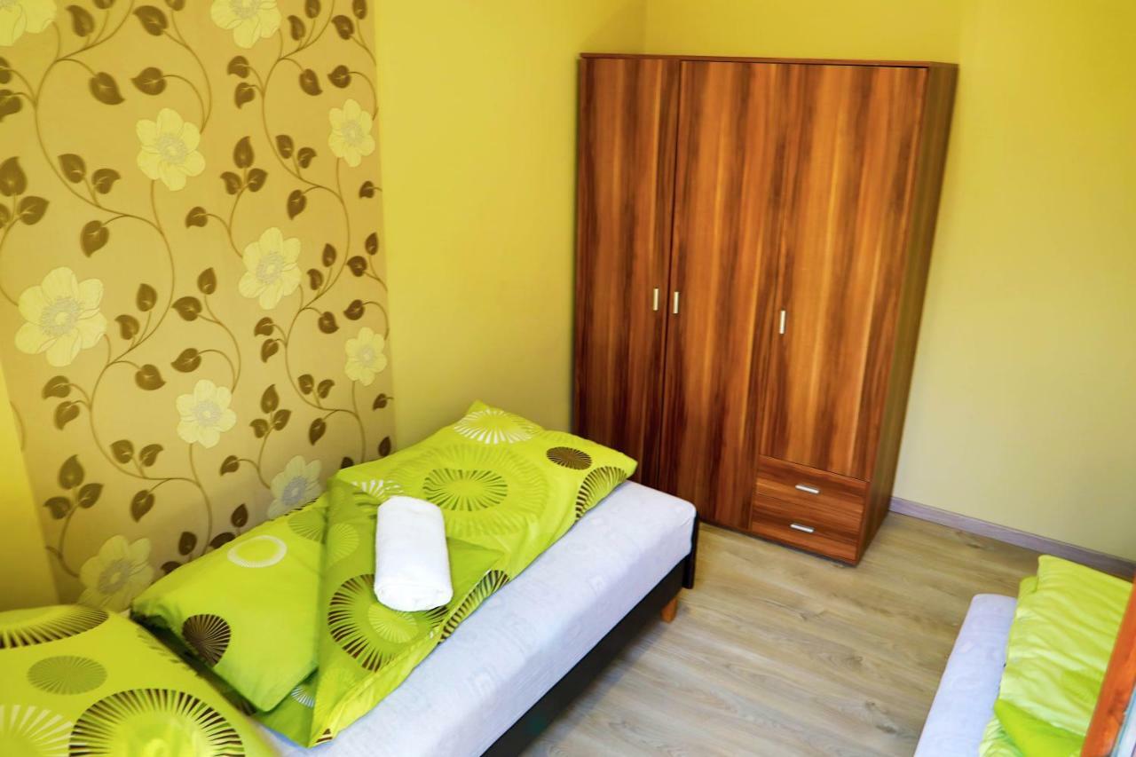 Jazmin Apartman Buzsák Buitenkant foto